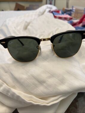 Ray-Ban Clubmaster Sunglasses Black and Gold with Dark Green Lenses